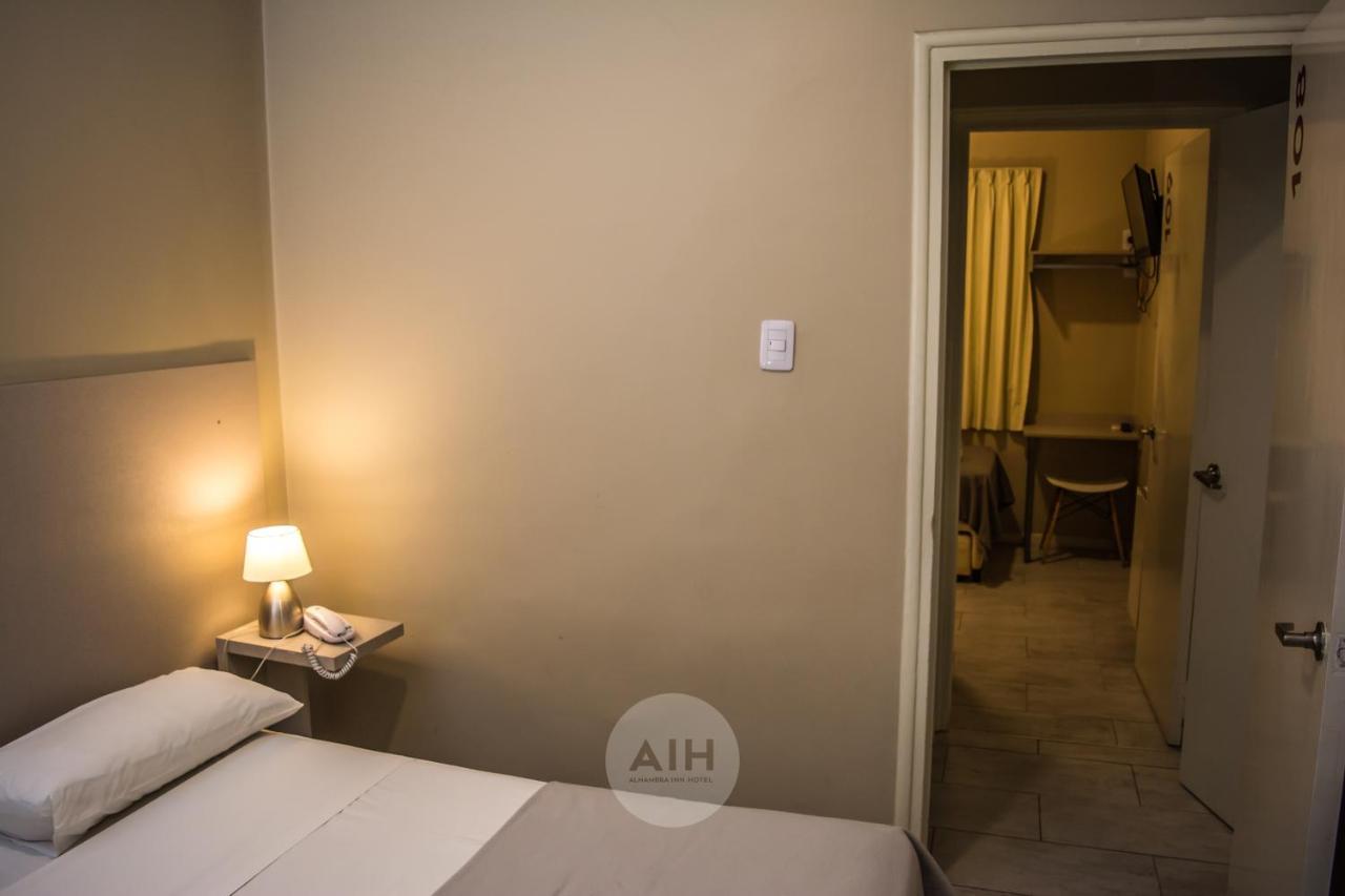 סן חואן Hotel Alhambra מראה חיצוני תמונה
